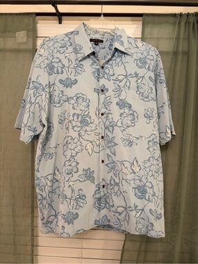 Men's Light Blue Floral Short-Sleeve Button-Down Shirt